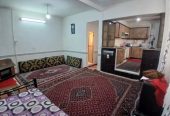 فروشی آپارتمان ۶۰متری همکف کرسی بلند با ۳ تا پنجره